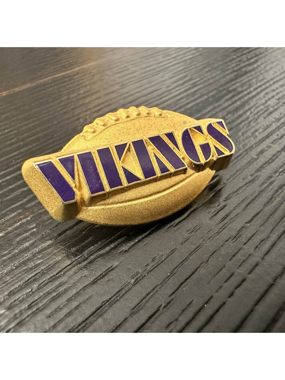 Vintage 1998 Minnesota Vikings NFL Football Pin Purple Gold Team Lapel Badge